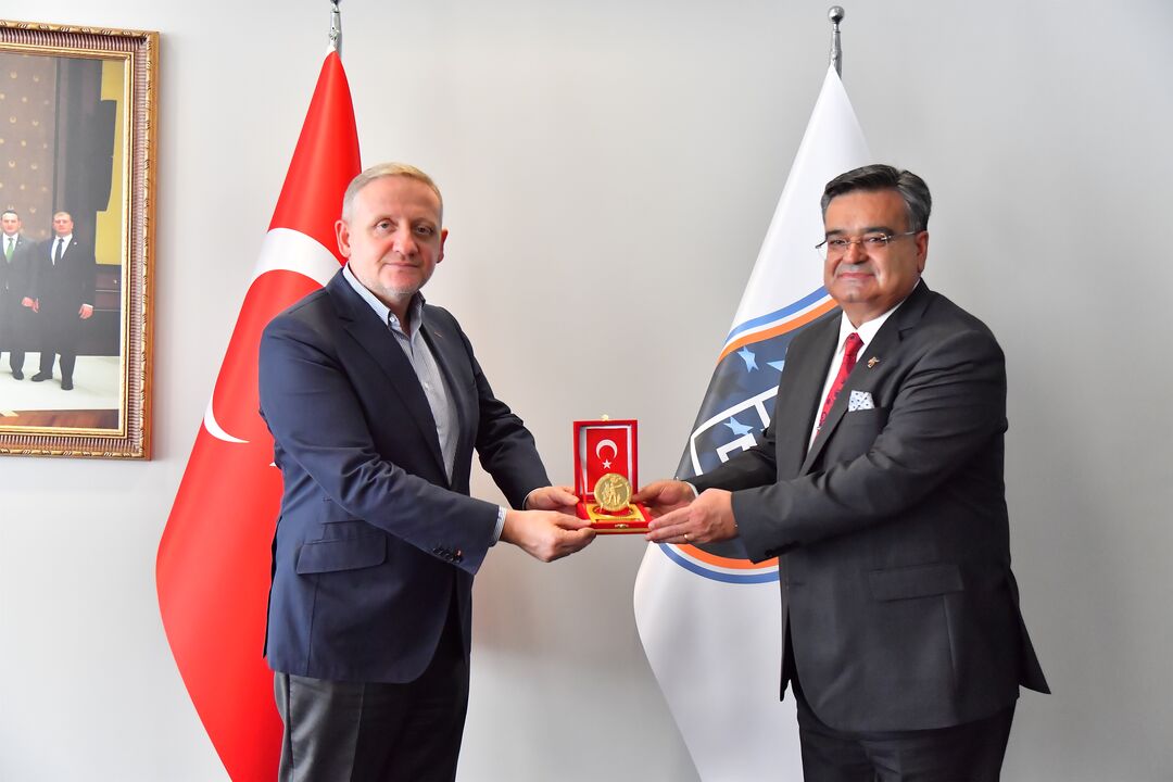 MEHMETÇİK VAKFI’NDAN BAŞKANIMIZA ZİYARET